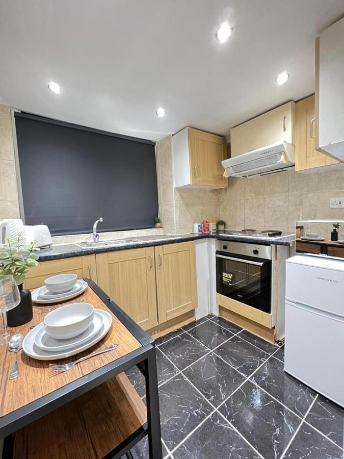 Three Bedrooms Three Bathrooms Sweet Flat * Londra