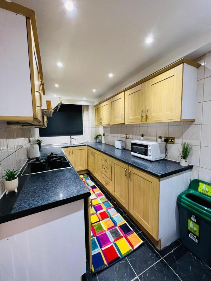 Apartament Three Bedrooms Three Bathrooms Sweet Flat